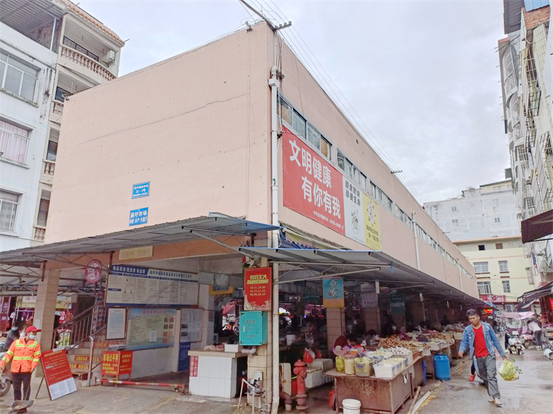 整潔、文明、有序的吳圩農(nóng)貿(mào)市場、邕寧商場和水街市場1（拍攝：梁美思）.jpg