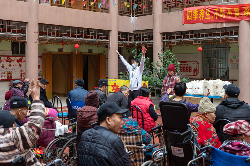 五象山莊康樂(lè)部教授保健養(yǎng)生操.jpg
