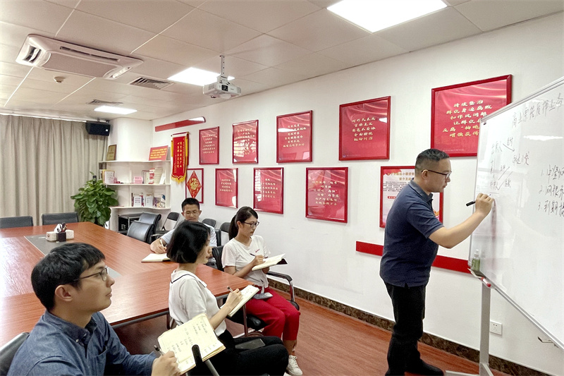 開展“融達(dá)小課堂”業(yè)務(wù)培訓(xùn).jpg