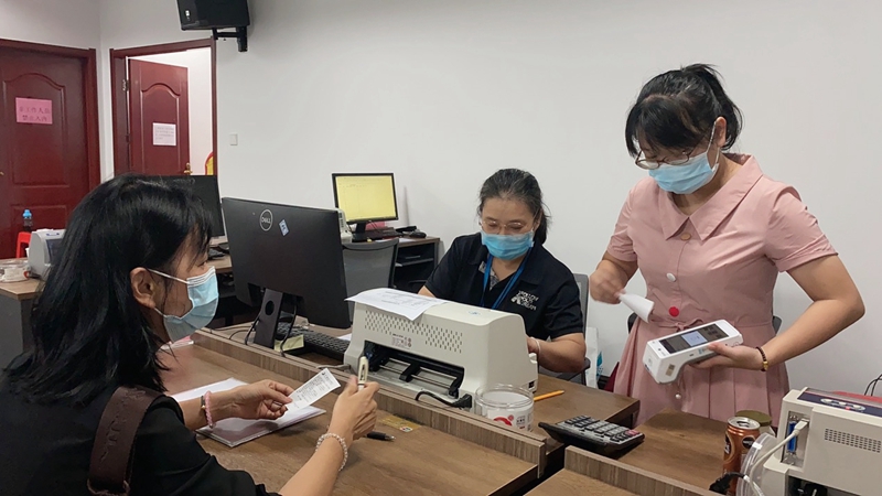 員工駐守公司確保回款工作順利開展.jpg