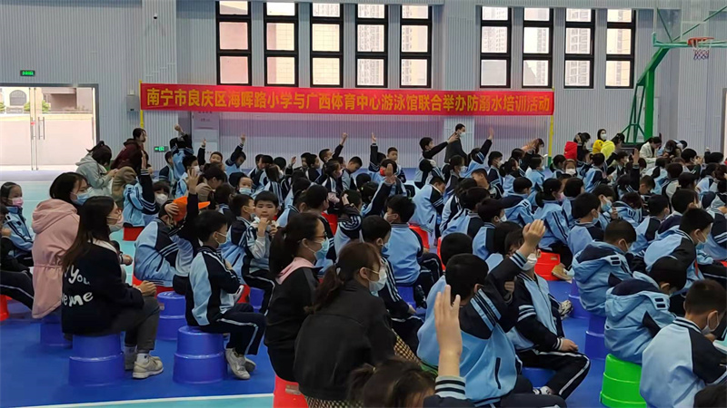 學生踴躍參與現場互動.jpg